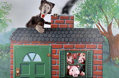 Great Arizona Puppet Theater three little pigs.